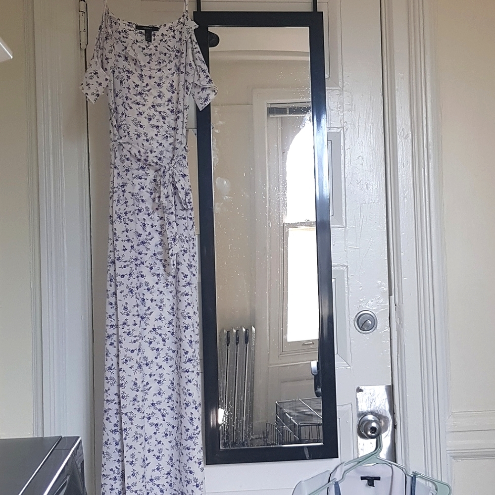 Forever 21 White Floral Maxi Dress